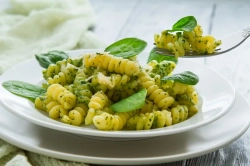Fusilli se špenátem a vlašskými ořechy 105 g (400 g finálního jídla)