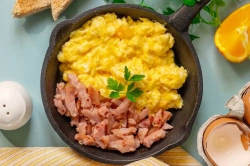 Krémová míchaná vajíčka se šunkou a sýrem 75 g (270 g finálního jídla)