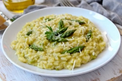 Krémové rizoto s chřestem a brokolicí 105 g (400 g finálního jídla)