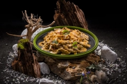 Cvrččí proteinové penne s kuřecím masem v kreolské krémové omáčce 160 g (400 g finálního jídla)